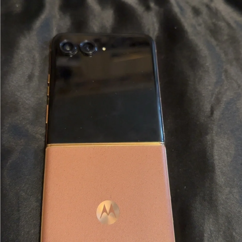 Motorola Black Foldable Cell Phone